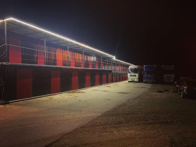 Energy Box - Daiktų ir automobilių saugojimo aikštelė Šiauliuose