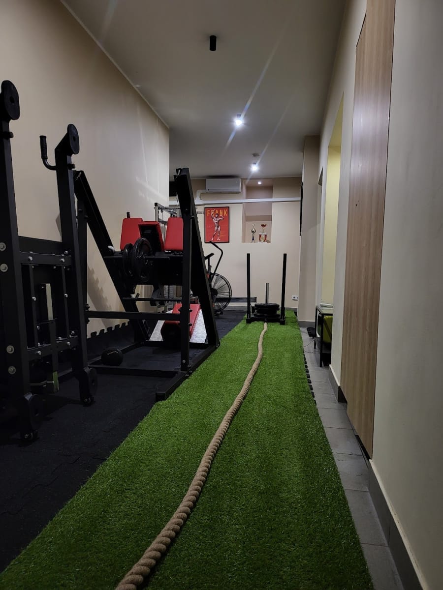 1N1 asmeninių treniruočių studija — sporto klubas Kaunas